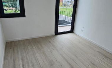CASA DE 5 AMBIENTES A ESTRENAR CON JARDIN Y PILETA EN BARRIO ARAUCARIAS, PUERTOS DEL LAGO, ESCOBAR. ALQUILER