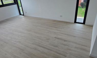 CASA DE 5 AMBIENTES A ESTRENAR CON JARDIN Y PILETA EN BARRIO ARAUCARIAS, PUERTOS DEL LAGO, ESCOBAR. ALQUILER