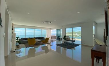 Una casa en el aire con vista al mar