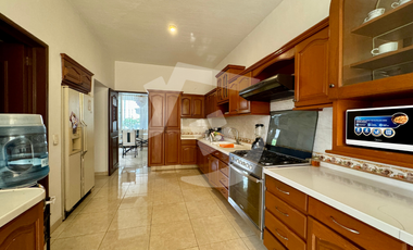 CASA EN VENTA en Residencial Victoria zona Plaza del Sol