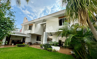 CASA EN VENTA en Residencial Victoria zona Plaza del Sol