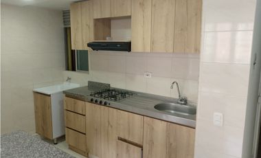 1070. Apartamento en arriendo Madrid, La prosperidad, Fontana 1