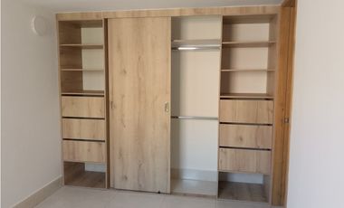 1070. Apartamento en arriendo Madrid, La prosperidad, Fontana 1
