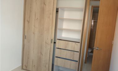 1070. Apartamento en arriendo Madrid, La prosperidad, Fontana 1