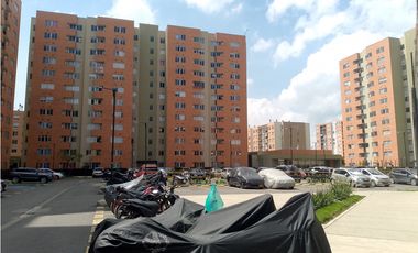 1070. Apartamento en arriendo Madrid, La prosperidad, Fontana 1