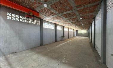 BODEGA SOBRE LA CALLE 25 CON PUENTE GRUA CENTRO DE CALI EL OBRERO