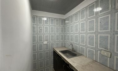 BODEGA SOBRE LA CALLE 25 CON PUENTE GRUA CENTRO DE CALI EL OBRERO