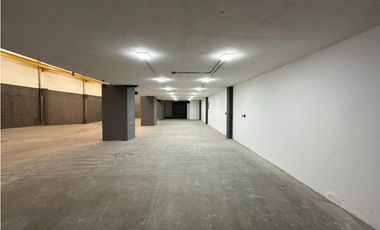 BODEGA SOBRE LA CALLE 25 CON PUENTE GRUA CENTRO DE CALI EL OBRERO