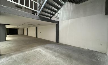 BODEGA SOBRE LA CALLE 25 CON PUENTE GRUA CENTRO DE CALI EL OBRERO