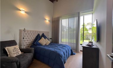 Venta de espectacular casa en parcelación cerrada en oriente