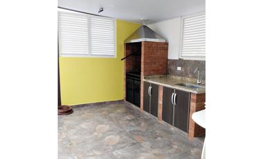 Se vende espectacular casa con piscina en conjunto cerrado