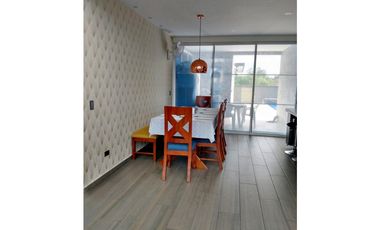 Se vende espectacular casa con piscina en conjunto cerrado