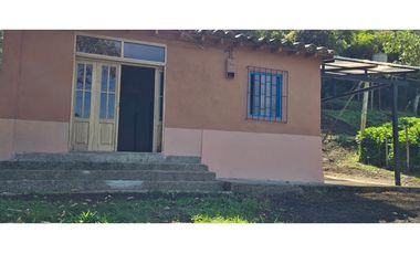 Casa campestre ubicada en el Municipio de La Ceja Antioquia.