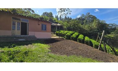 Casa campestre ubicada en el Municipio de La Ceja Antioquia.
