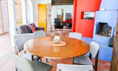 MARFIL Casa con jardín, cabaña y departamento en venta