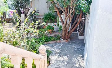 CASA ANTIGUA EN MARFIL CON INCREIBLE JARDIN