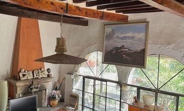 CASA ANTIGUA EN MARFIL CON INCREIBLE JARDIN