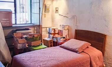 CASA ANTIGUA EN MARFIL CON INCREIBLE JARDIN