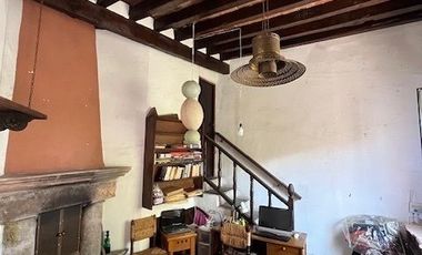 CASA ANTIGUA EN MARFIL CON INCREIBLE JARDIN