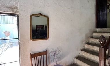 CASA ANTIGUA EN MARFIL CON INCREIBLE JARDIN