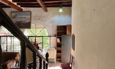 CASA ANTIGUA EN MARFIL CON INCREIBLE JARDIN