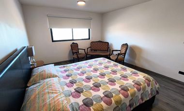 Jardines de Chapultepec, C del Olmo, Casa en Venta