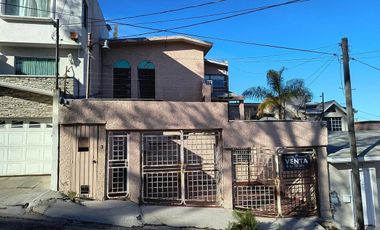 Jardines de Chapultepec, C del Olmo, Casa en Venta