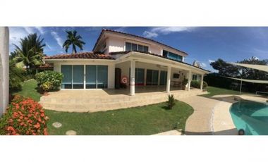 CORONADO / URBANIZACION CLUB DEL GOLF / 3 RECAMARAS / 2,450 M2