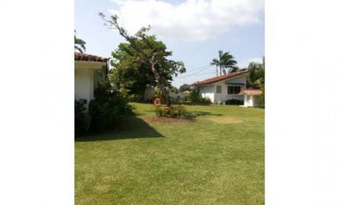 CORONADO / URBANIZACION CLUB DEL GOLF / 3 RECAMARAS / 2,450 M2