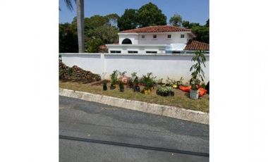 CORONADO / URBANIZACION CLUB DEL GOLF / 3 RECAMARAS / 2,450 M2