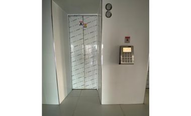 LUJOSA OFICINA / CALLE 50 / TORRE PBH / 622 M2 / A ESTRENAR / VACIA