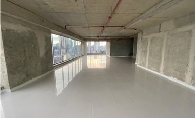 LUJOSA OFICINA / CALLE 50 / TORRE PBH / 622 M2 / A ESTRENAR / VACIA