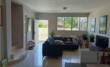 LAS ACACIAS / VILLA DE LAS ACACIAS / 197M / 3 HABITACIONES / CON ANEXO