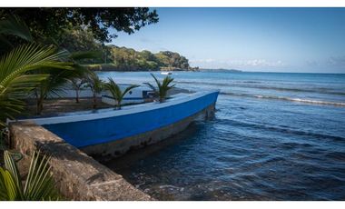 TERRENO TITULADO CON  PISCINA  / FRENTE AL MAR /  PORTOBELO / 5,500 M2