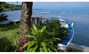 TERRENO TITULADO CON  PISCINA  / FRENTE AL MAR /  PORTOBELO / 5,500 M2