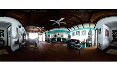 TERRENO TITULADO CON  PISCINA  / FRENTE AL MAR /  PORTOBELO / 5,500 M2