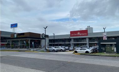 LOCAL / CENTENNIAL PLAZA / PLANTA BAJA / 80m2 / FRENTE A MC DONALDS