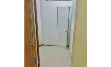 LOCAL / CENTENNIAL PLAZA / PLANTA BAJA / 80m2 / PRECIO INCLUYE MANTEN.