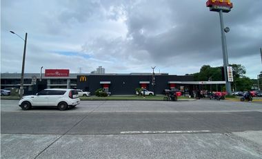 LOCAL / CENTENNIAL PLAZA / PLANTA BAJA / 80m2 / FRENTE A MC DONALDS