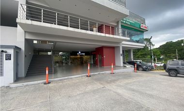 LOCAL / CENTENNIAL PLAZA / PLANTA BAJA / 80m2 / FRENTE A MC DONALDS