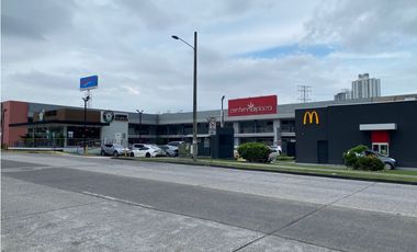 LOCAL / CENTENNIAL PLAZA / PLANTA BAJA / 80m2 / FRENTE A MC DONALDS