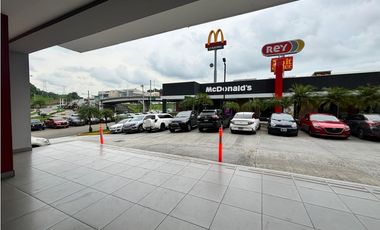 LOCAL / CENTENNIAL PLAZA / PLANTA BAJA / 80m2 / FRENTE A MC DONALDS