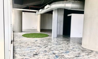 OFICINA / CALLE 50 / REVOLUTION F&F TOWER / 156m2