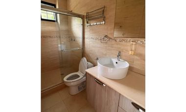 ANCON / LLANOS DE CURUNDU / 6 HABITACIONES / 767M / PATIO