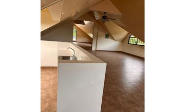 ANCON / LLANOS DE CURUNDU / 6 HABITACIONES / 767M / PATIO