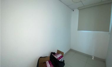 OFICINA / EL CANGREJO / PH NEO PLAZA / 95M / AMOBLADA / 1 PARKING