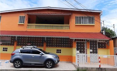 VERACRUZ / CASA PARA USO COMERCIAL O RESIDENCIAL / 410m2 / 8 HABITAC.