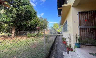 TERRENO COMERCIAL / CARRASQUILLA / PEGADO AL PARQUE OMAR / 897m