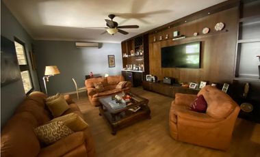 COSTA DEL ESTE / RES. PALMERAS DEL ESTE / 340m2 / 4 HABITAC. / VACIO