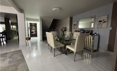 EL BOSQUE / ALTOS DE LA MONTAÑA / 286m2 / 4 HABITACIONES / 3 PISOS